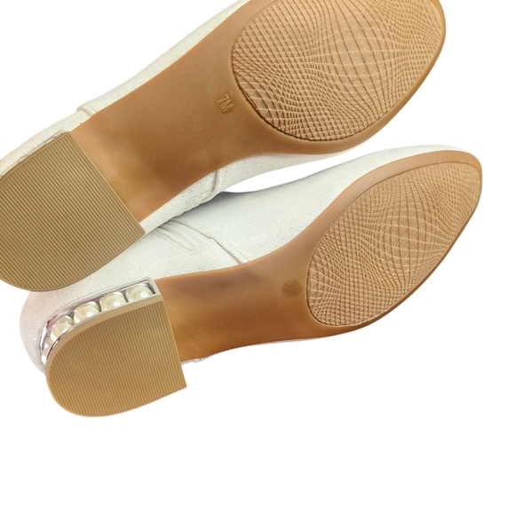 Elegant White Ankle Boots with Pearl Heel - Picture 6 of 7
